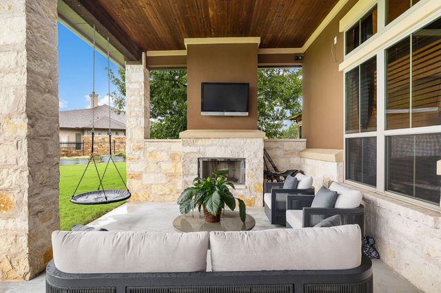 201 Eagle Valley LN, Liberty Hill, TX 78642