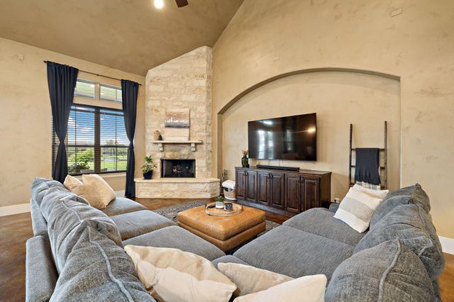 201 Eagle Valley LN, Liberty Hill, TX 78642