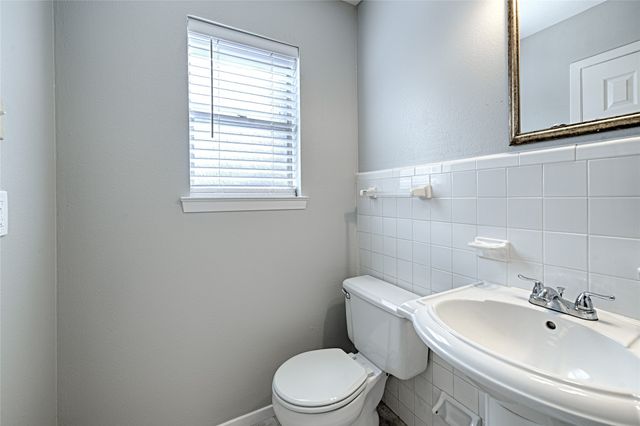 2304 Meadow Crest, Irving, TX 75060