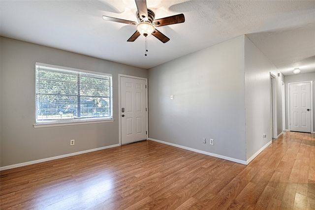 2304 Meadow Crest, Irving, TX 75060