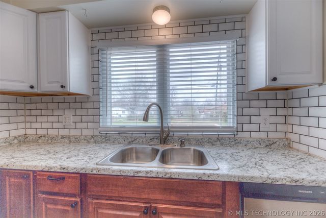 318 N Atlanta Street, Owasso, OK 74055