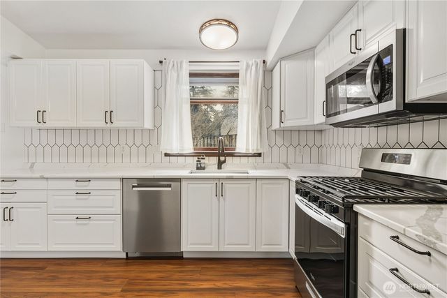 2952 216th Place SW, Brier, WA 98036