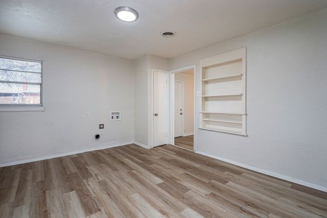 4417 Utah Avenue, Dallas, TX 75216