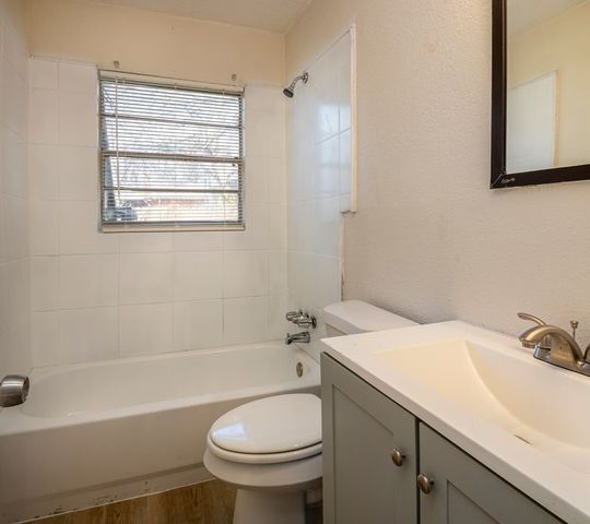 4417 Utah Avenue, Dallas, TX 75216