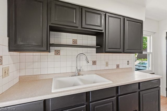 4919 Ridge Road, Brooklyn, OH 44144