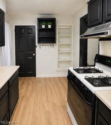 4919 Ridge Road, Brooklyn, OH 44144