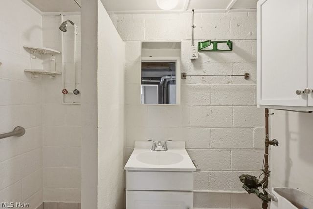 4919 Ridge Road, Brooklyn, OH 44144