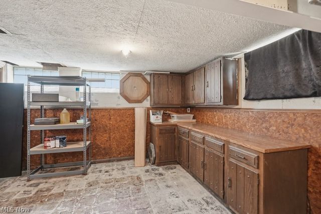 4919 Ridge Road, Brooklyn, OH 44144