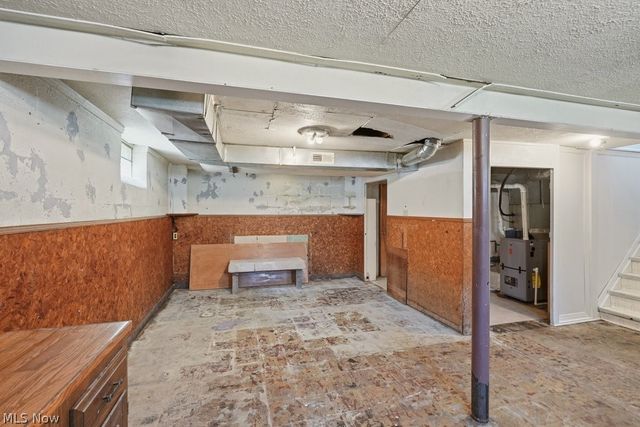 4919 Ridge Road, Brooklyn, OH 44144