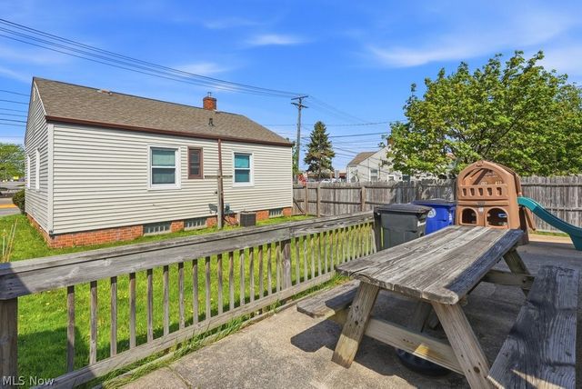 4919 Ridge Road, Brooklyn, OH 44144