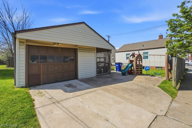 4919 Ridge Road, Brooklyn, OH 44144