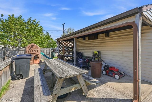 4919 Ridge Road, Brooklyn, OH 44144