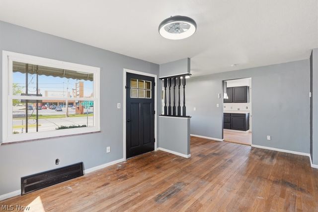 4919 Ridge Road, Brooklyn, OH 44144