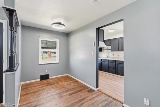 4919 Ridge Road, Brooklyn, OH 44144