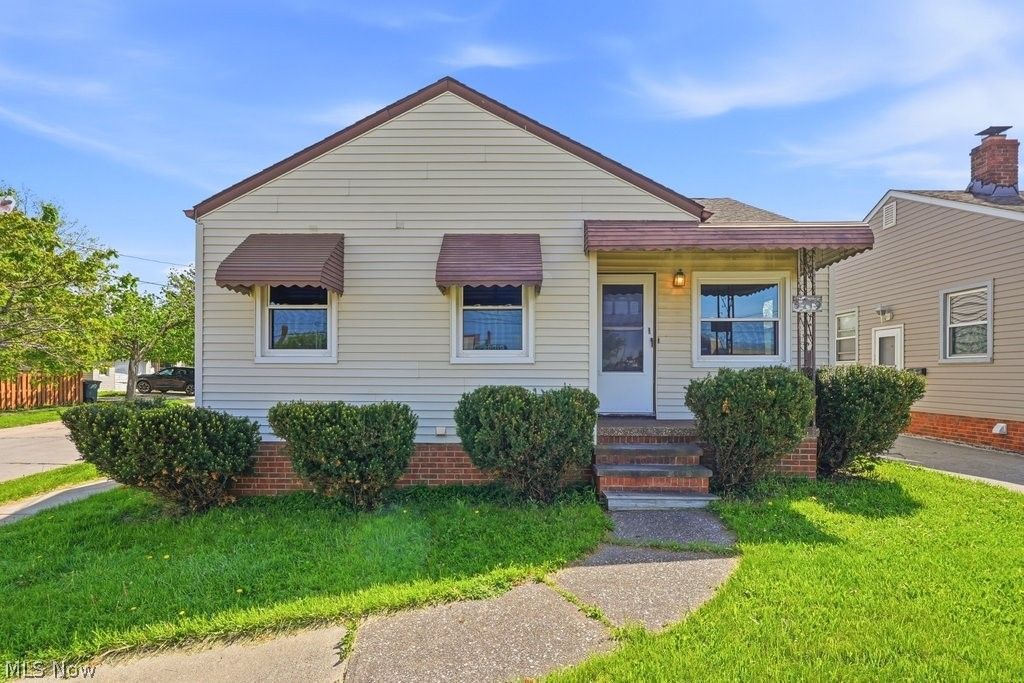 4919 Ridge Road, Brooklyn, OH 44144