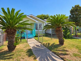 5507 Avenue P, Galveston, TX 77551