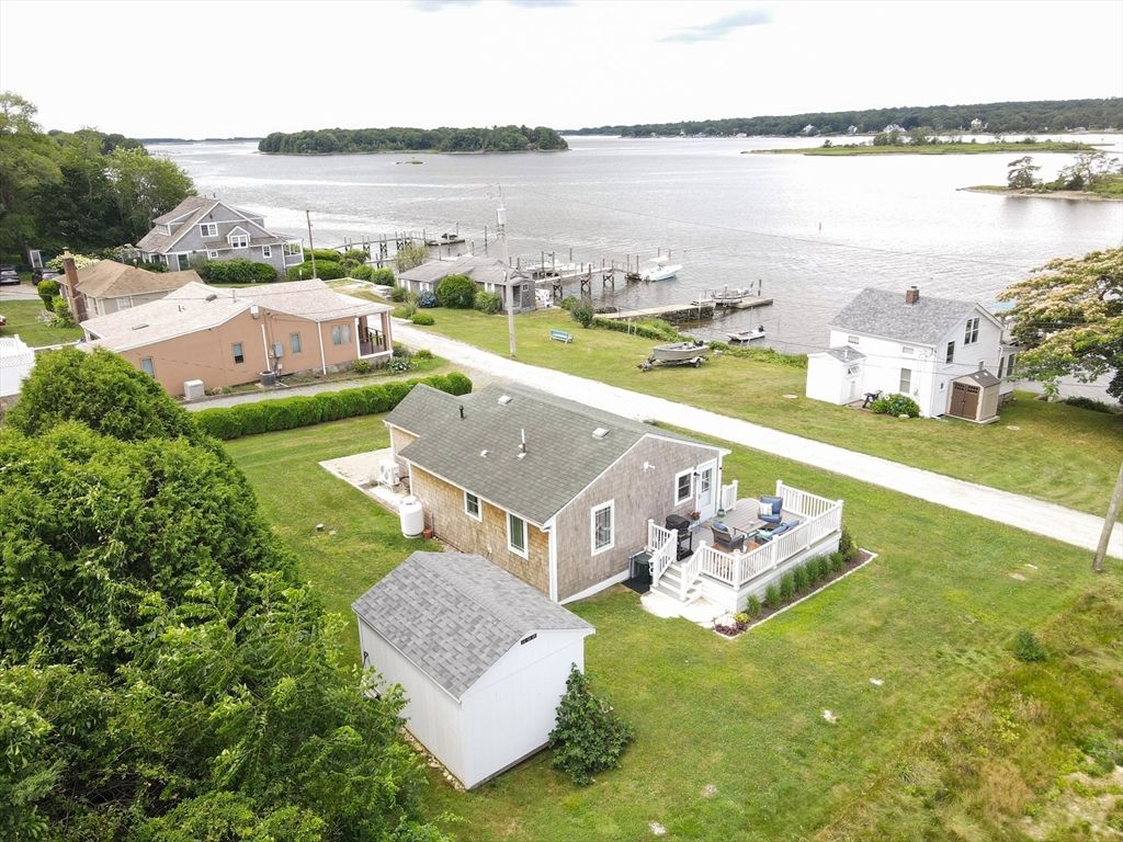 99 Sylvia Ln, Westport, MA 02790