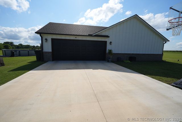 16244 Ash Road, Morris, OK 74445