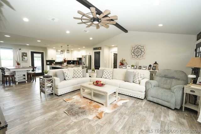 16244 Ash Road, Morris, OK 74445