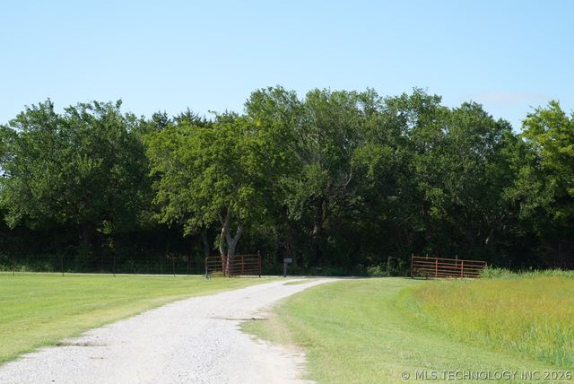 16244 Ash Road, Morris, OK 74445