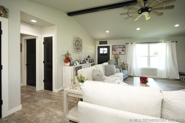 16244 Ash Road, Morris, OK 74445