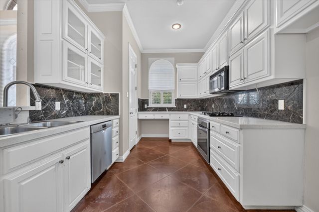 5027 Pershing Avenue, Fort Worth, TX 76107