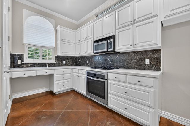 5027 Pershing Avenue, Fort Worth, TX 76107
