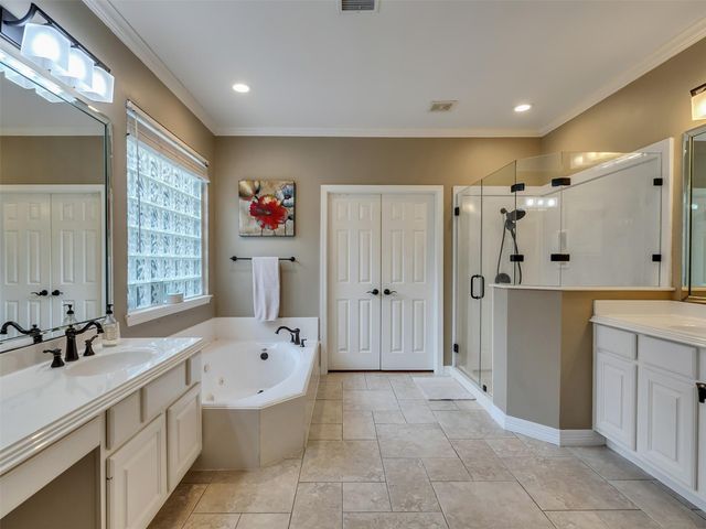 131 W Slatestone Circle, The Woodlands, TX 77382