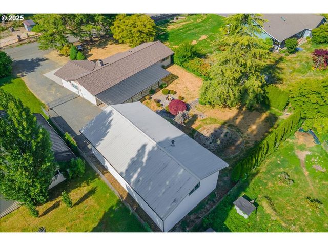 421 WATERS Rd, Castle Rock, WA 98611