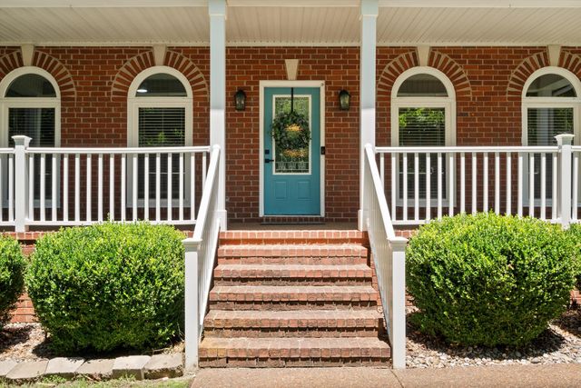 104 Oak Hill Dr, Smyrna, TN 37167