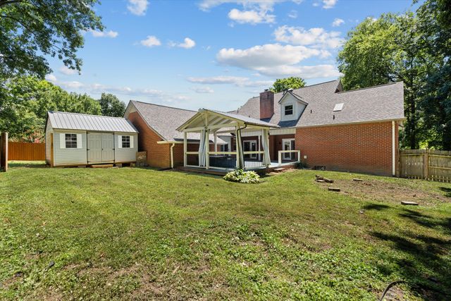 104 Oak Hill Dr, Smyrna, TN 37167