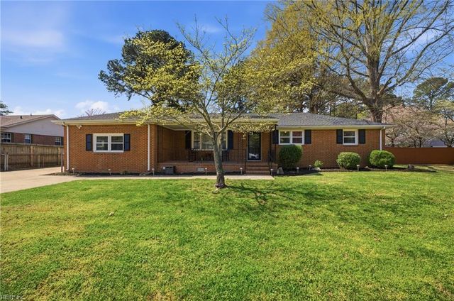 1248 Kingsway DR, Chesapeake, VA 23320