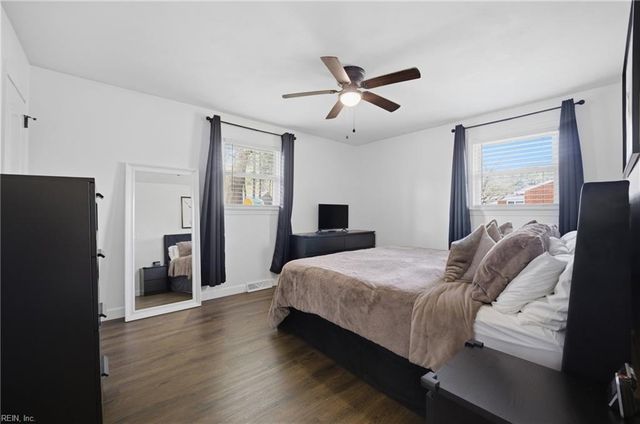 1248 Kingsway DR, Chesapeake, VA 23320