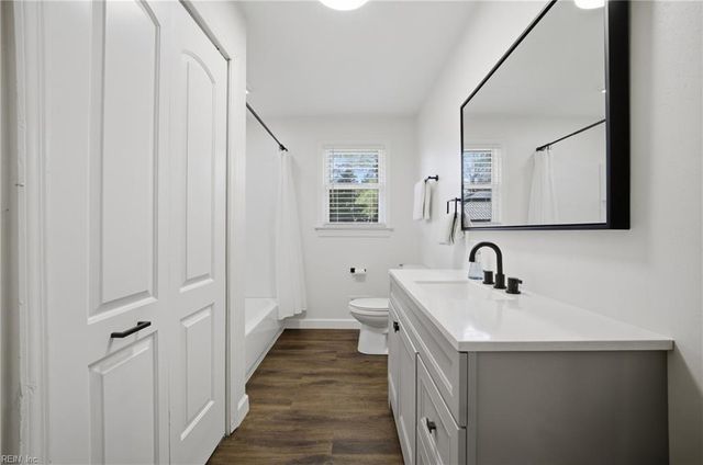 1248 Kingsway DR, Chesapeake, VA 23320