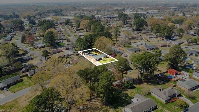 1248 Kingsway DR, Chesapeake, VA 23320