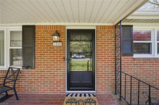 1248 Kingsway DR, Chesapeake, VA 23320