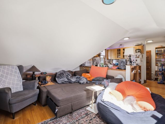 3 Monmouth Street 5, Somerville, MA 02143