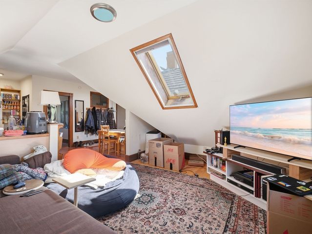 3 Monmouth Street 5, Somerville, MA 02143