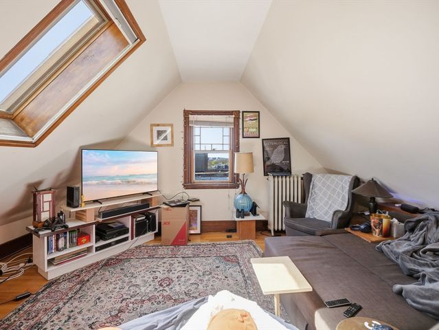 3 Monmouth Street 5, Somerville, MA 02143