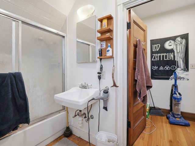 3 Monmouth Street 5, Somerville, MA 02143