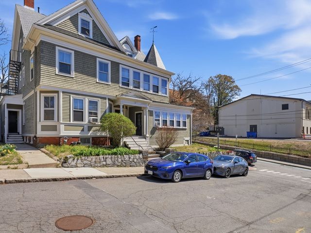 3 Monmouth Street 5, Somerville, MA 02143