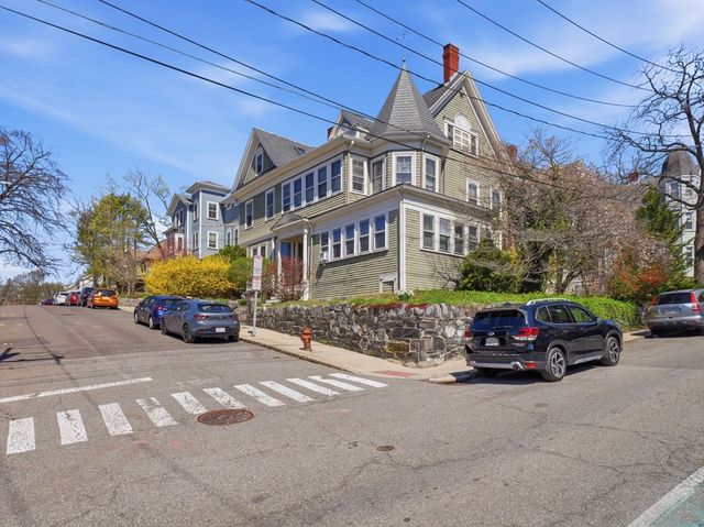 3 Monmouth Street 5, Somerville, MA 02143
