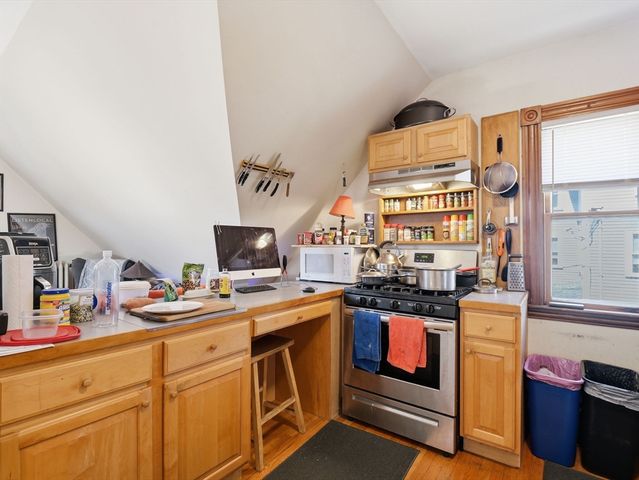 3 Monmouth Street 5, Somerville, MA 02143