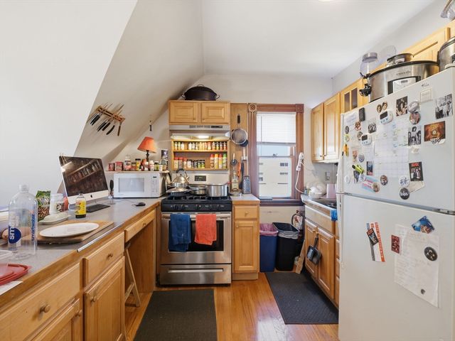 3 Monmouth Street 5, Somerville, MA 02143