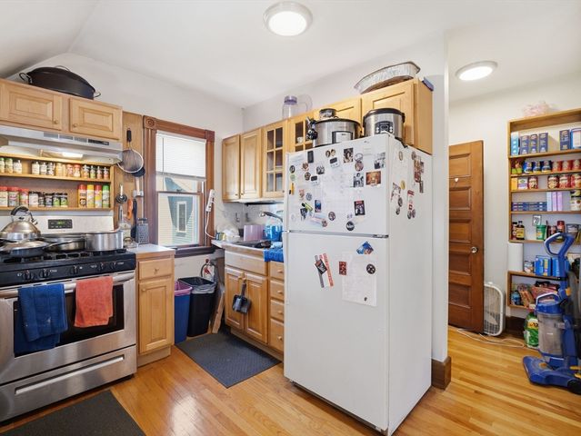3 Monmouth Street 5, Somerville, MA 02143