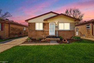 19430 Heckman Street, Clinton Twp, MI 48035