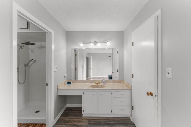 14524 Walden Court M2, Oak Forest, IL 60452