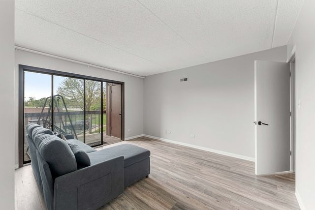 14524 Walden Court M2, Oak Forest, IL 60452