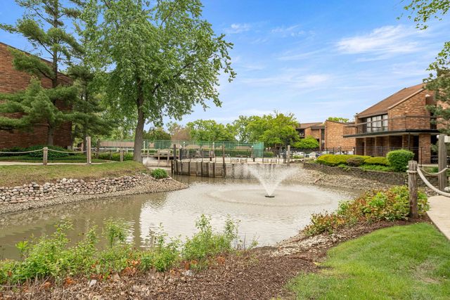 14524 Walden Court M2, Oak Forest, IL 60452