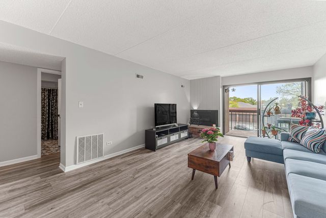 14524 Walden Court M2, Oak Forest, IL 60452